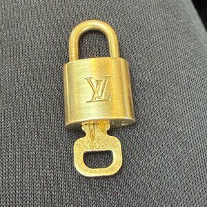 Louis Vuitton Authentic Lock & Key 308 Great Condition